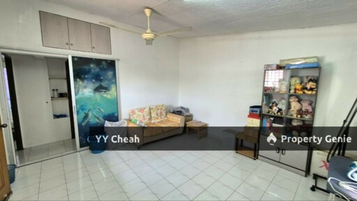 2.5 Storey House 6 Rooms - Facing Field - Good For Big Family