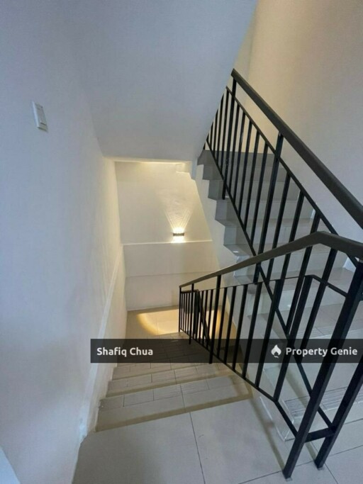 Sell Below Bank Value 2.5 Storey Bungalow Taman Salak Maju, Salak Tinggi