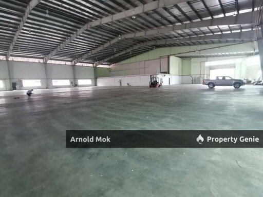 1.5 Storey Detached Factory at Desa Cemerlang for Rent