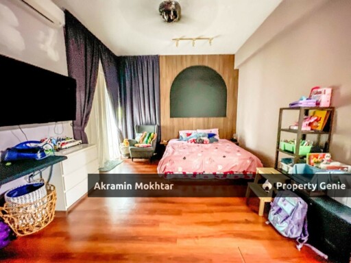FREHOLD & RENOVATED | 3 Storey Semi-D Lambaian Residence, Kajang