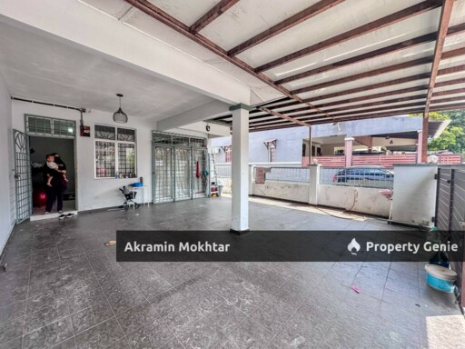 End Lot & Renovated | 2 Storey Terrace Taman Mawar 2, Bandar Baru Salak Tinggi.