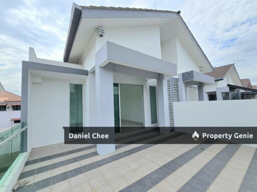 Ipoh Lapangan Kinara Double Storey Intermediate Corner House For Sale