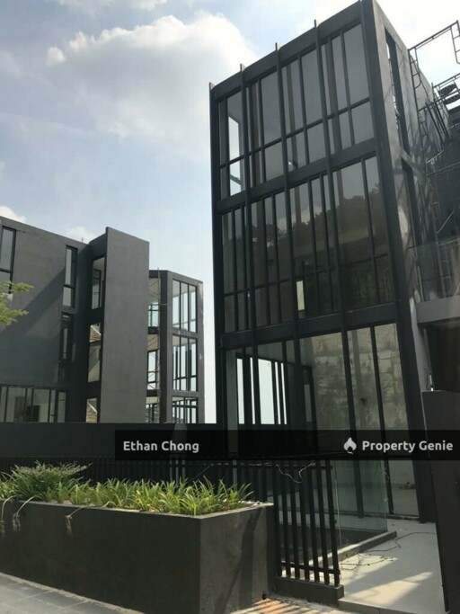Empire Residence @ Damansara Perdana Partial Furnished For Rent