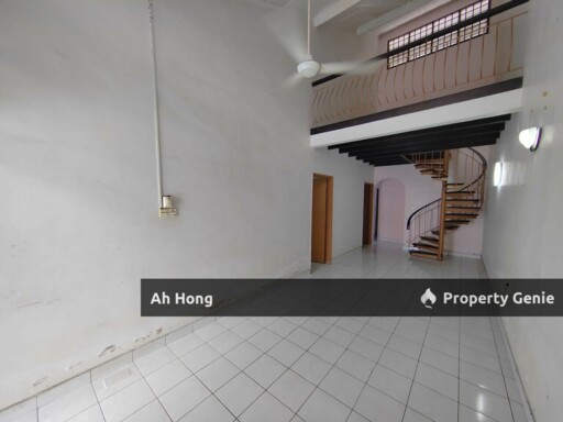 For Sale / Taman Molek / Single Storey / Original Unit / Freehold