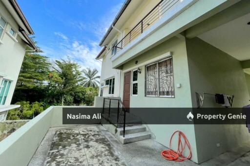 Facing Park- 3 Storey Bungalow (Villa Teratai Kayangan Heights Seksyen U9 Shah Alam )