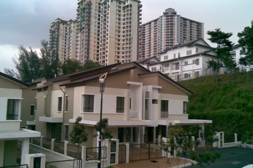 Serenity, Suria Residen
