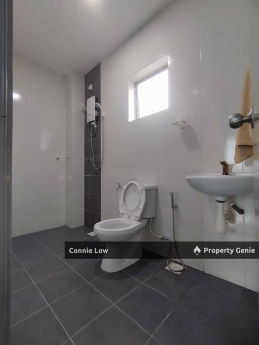 Fully Renovated 1.5 Storey Semi Detached Sungai Siput Sungai Buloh for Sale
