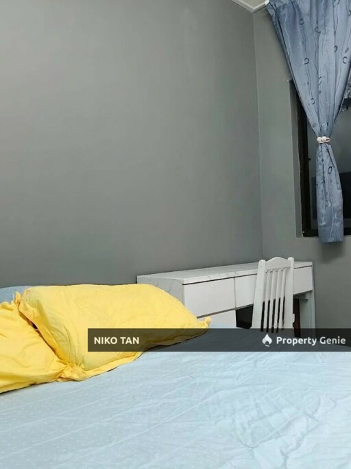 [RENOVATED]1.5Stry Jalan Molek 2/2x Taman Molek For Sale