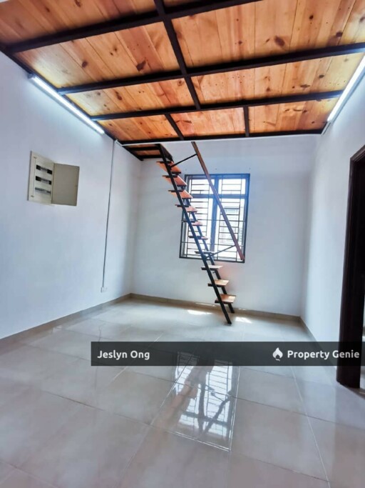 2 Storey Terrace House ( End Lot ) @ Bandar Dato Onn for Sale