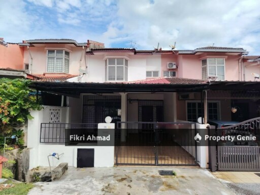 FOR RENT: 2 Storey Terrace House Taman Dahlia Bandar Baru Salak Tinggi Sepang