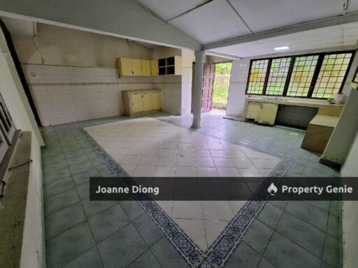 Sek 10 PJ Double Storey House