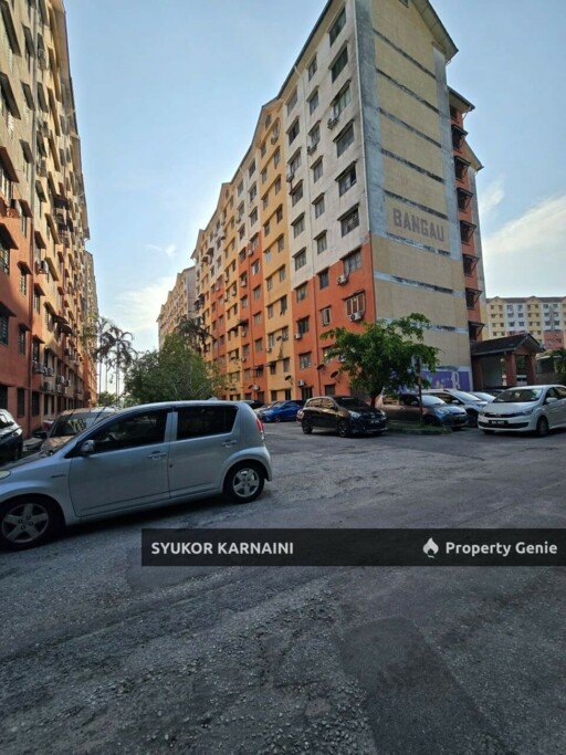 Pangsapuri Sri Mutiara, Putra Height, Subang Jaya.