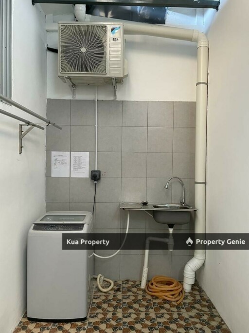 Master Room for Rent at Hui Sing