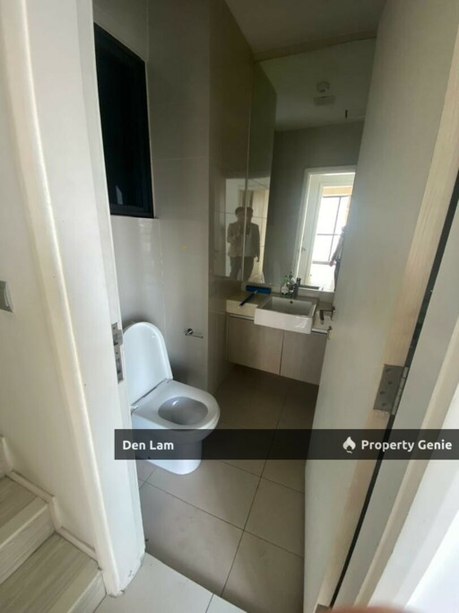 M City Jalan Ampang KL Below Value 20% Family Suite for Sale !!