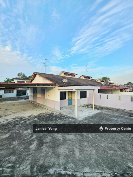 Taman Johor Jaya Jalan Anggerik
