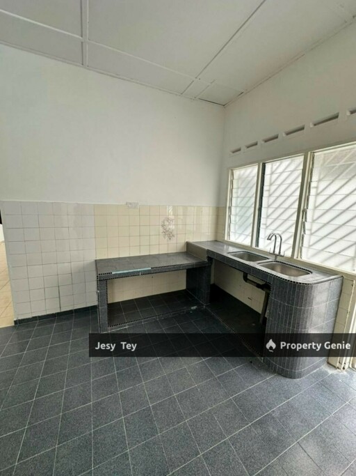 Taman Universiti Single Storey Terrace House Sales