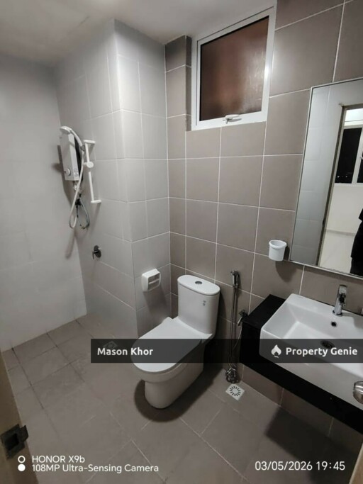 IDEAL RESIDENCY CONDO 850sf FULLY RENO & PARTIALLY FURNISHED GELUGOR