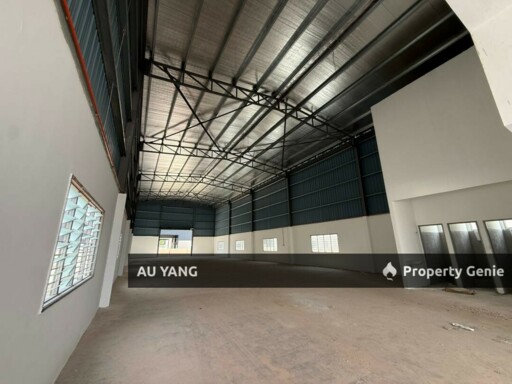 1.5 Storey Detached Factory For Rent / Sale 1.5 层独立式工业厂房出租 / 出售