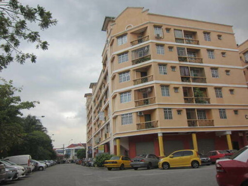 Hata Square Apartment