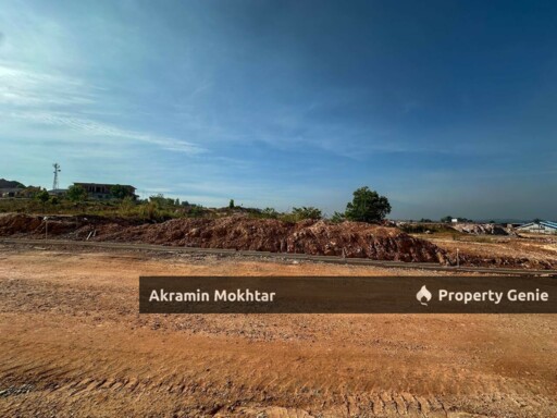 Lot Banglo Labu Lanjut, Salak Tinggi, Sepang