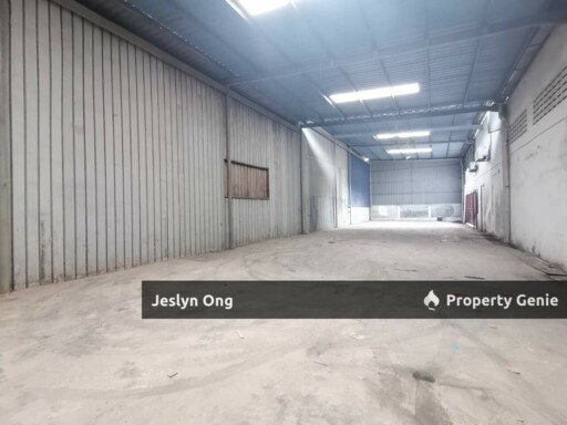 1.5 Storey Bungalow Factory at Senai Idaman for Rent