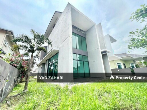 Taman Universiti, Bangi | Bungalow 7 Bedrooms | RM1.6M - Roof Solar Panel Ready, Nearby UKM and Strategic Location