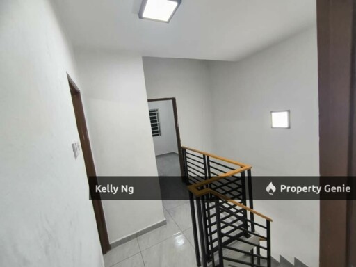 2 Sty Renovated House With Air Cond & Water Heater Att Tmn Sri Indah Klang For Rent