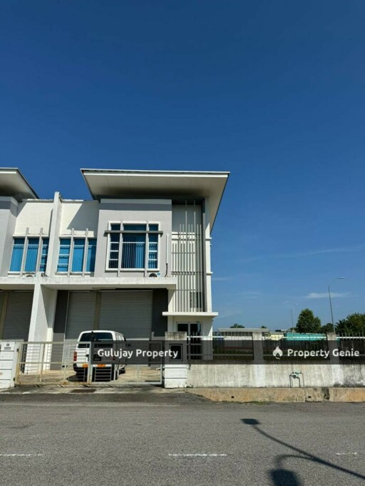 1.5 Storey Semi D Factory Corner Lot At Ayer Keroh For Sales