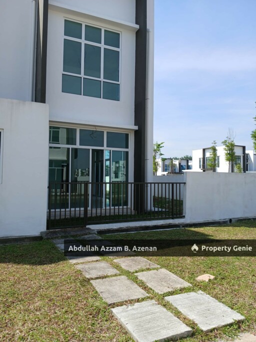 Double Story Corner Lot ‼️ Taman La Casa Lunas