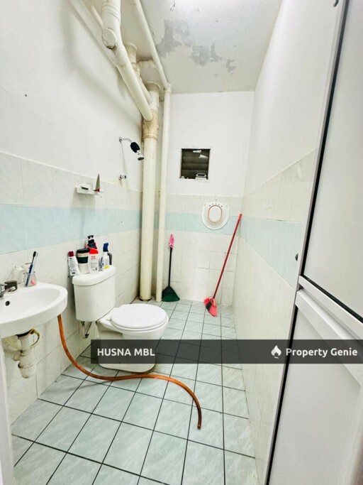 Apartment Corner Lot Renovated Desaminium Flora Seri Kembangan | 3 Bilik | Berhampiran MRT & UPM