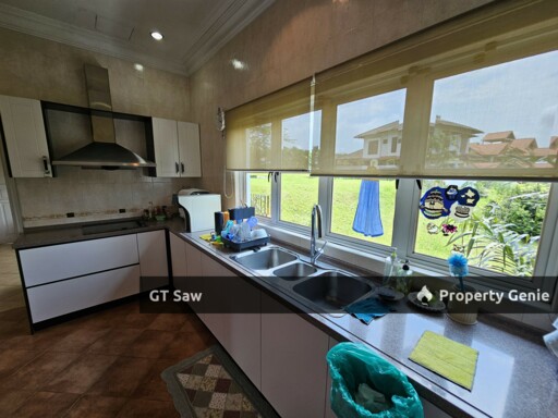 Peaceful 2.5 Storey Bungalow Bangi Golf Resort