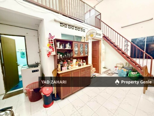 Seksyen 17, Shah Alam | 1-Storey Terrace 3 Bedrooms | RM430K - Fully Extended, Renovated and Facing North
