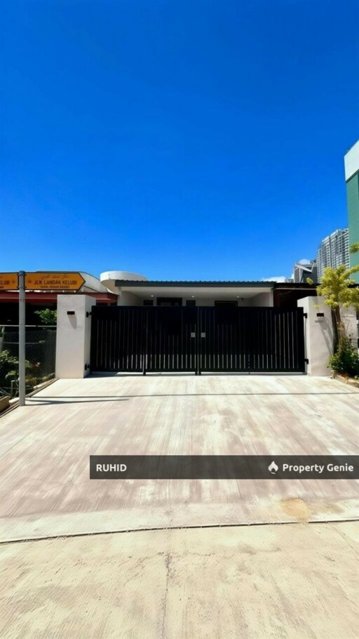 Taman Abad Single Storey Terrace House | 4 Bedrooms 3 Bathrooms | Freehold