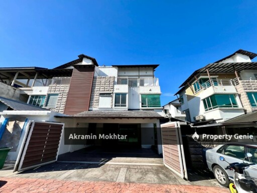 An Exclusive Three Storey Semi Detached House, Seksyen 13, Shah Alam For Sale