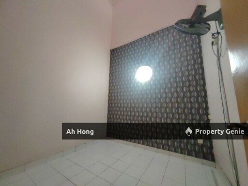 For Sale / Taman Molek / Single Storey / Original Unit / Freehold
