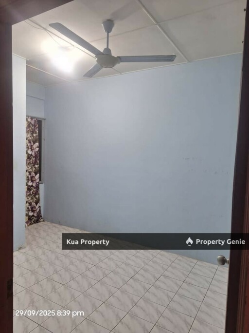 Single Storey Corner Terrace House For Sale! Located at Matang Jaya