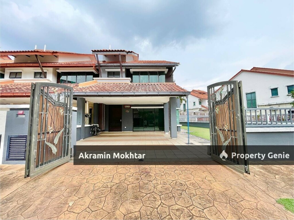 Freehold, End Lot, Renovated & Extended |  Double Storey Terrace Setia Alam Sari, Bangi