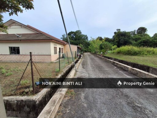 RUMAH TERES CORNER LOT  SETINGKAT TAMAN IDAMAN BAYU CHENGAL LEMPONG  BALOK
