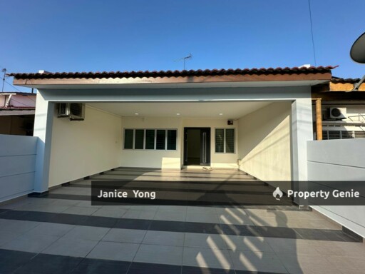Taman Perling Jalan Camar 8