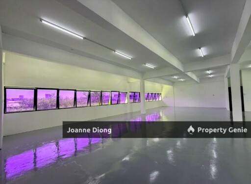 The Highway Centre Warehouse/Office