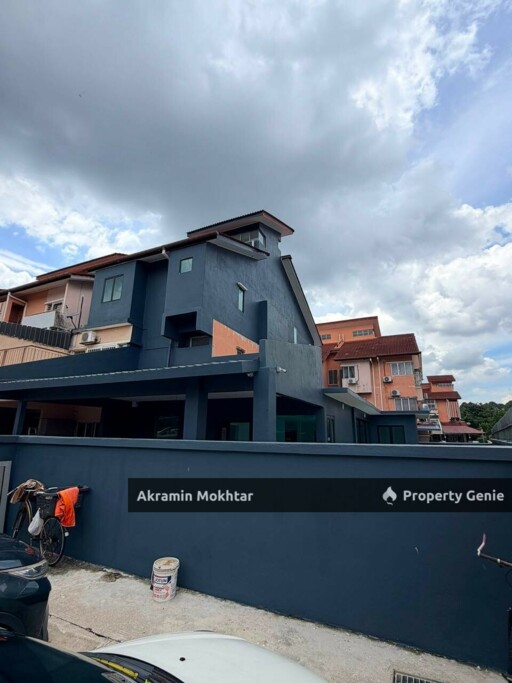 CORNER DOUBLE STOREY TERRACE, VILLA MAS 2, KIPARK SRI UTARA, OFF JALAN IPOH, KUALA LUMPUR.