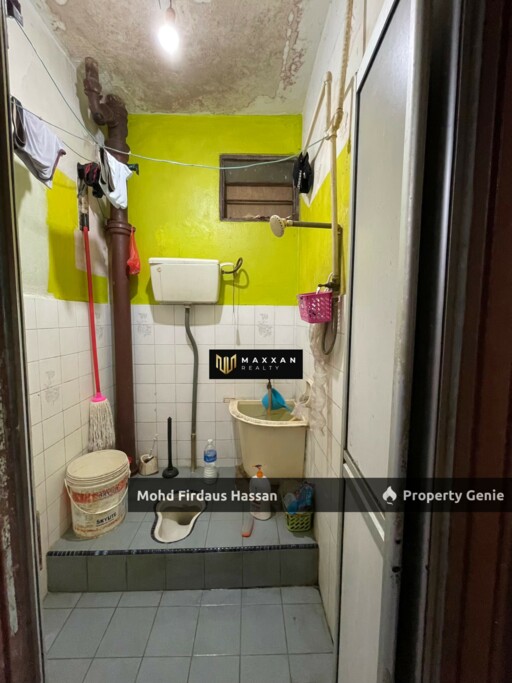Investment Unit, Ground Floor, Beside Airport and LRT @ Pangsapuri Garuda