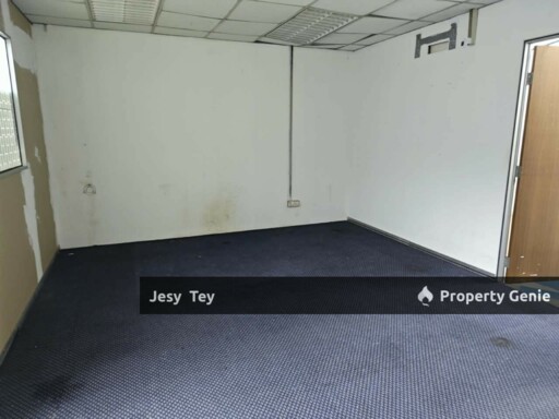 Taman Universiti - First Floor Shop For Rent