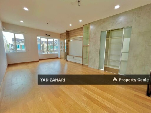 Kemuning Residence, Shah Alam | Bungalow 6 Bedrooms | RM1.35M - Partly Furnished and Nearby Surau