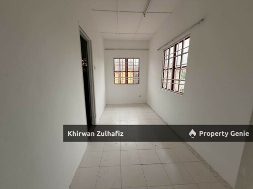 Jalan Semarak Bandar Utama Batang Kali Semi D 2-Storey For Sale