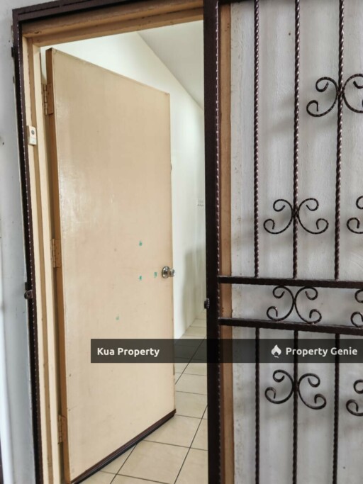 For Sale! Country Hill Apartment at Jalan Stephen Yong