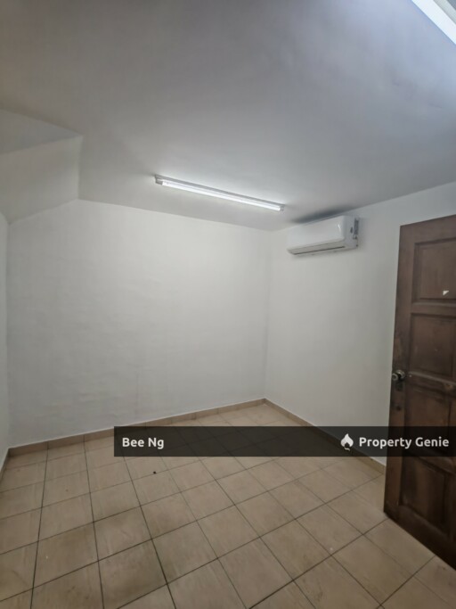 Skudai / Jalan Silat Goyong / Double Factory