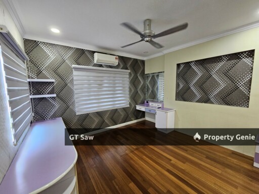 Peaceful 2.5 Storey Bungalow Bangi Golf Resort For Rent