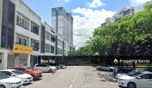 Taman Nusa Puncak / 3 Storey Shop Lot