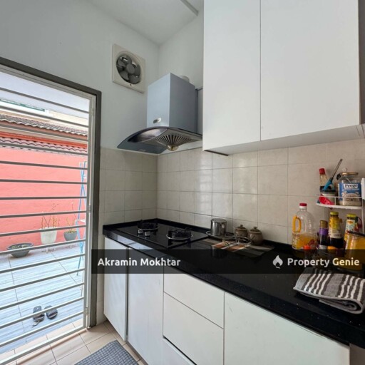 FREEHOLD & FULLY RENOVATED | Three Storey TOWNHOUSE Prima Court Ampang LOWER UNIT